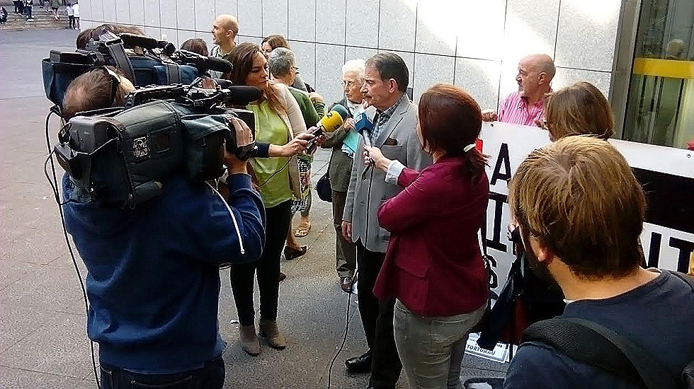 Gerardo Iglesias a la entrada del juzgado