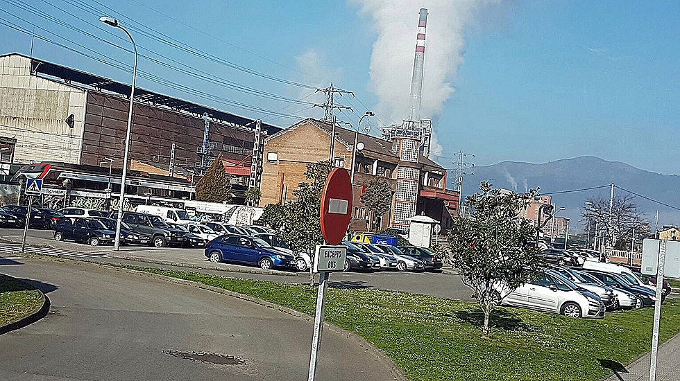 Exterior de la estación de Renfe de La Felguera