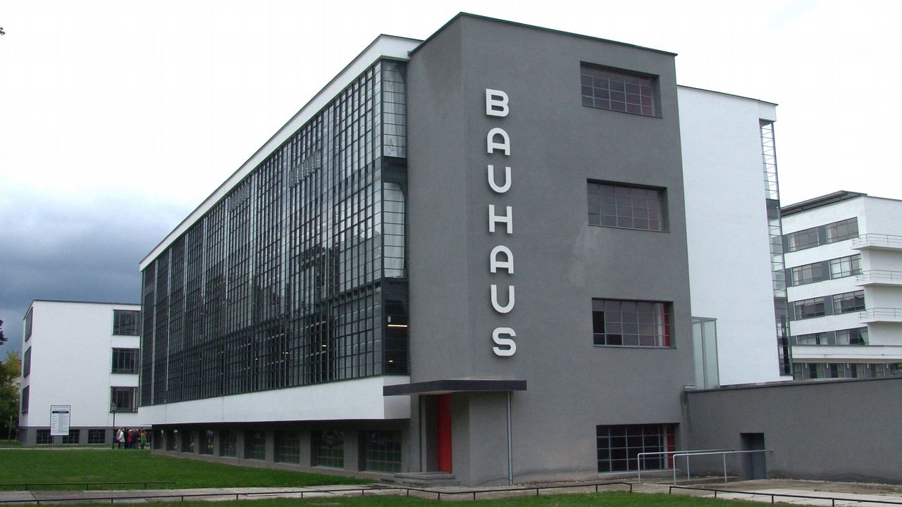 Bauhaus: 1919-1933 Reform Und Avantgarde – Buch über Die Berühmte Kunstschule, Basic Art Reihe