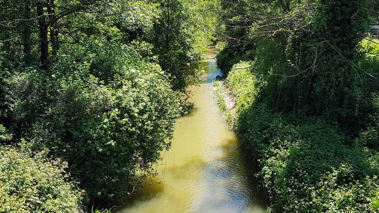 El ayuntamiento, multado por vertidos al río Pinzales