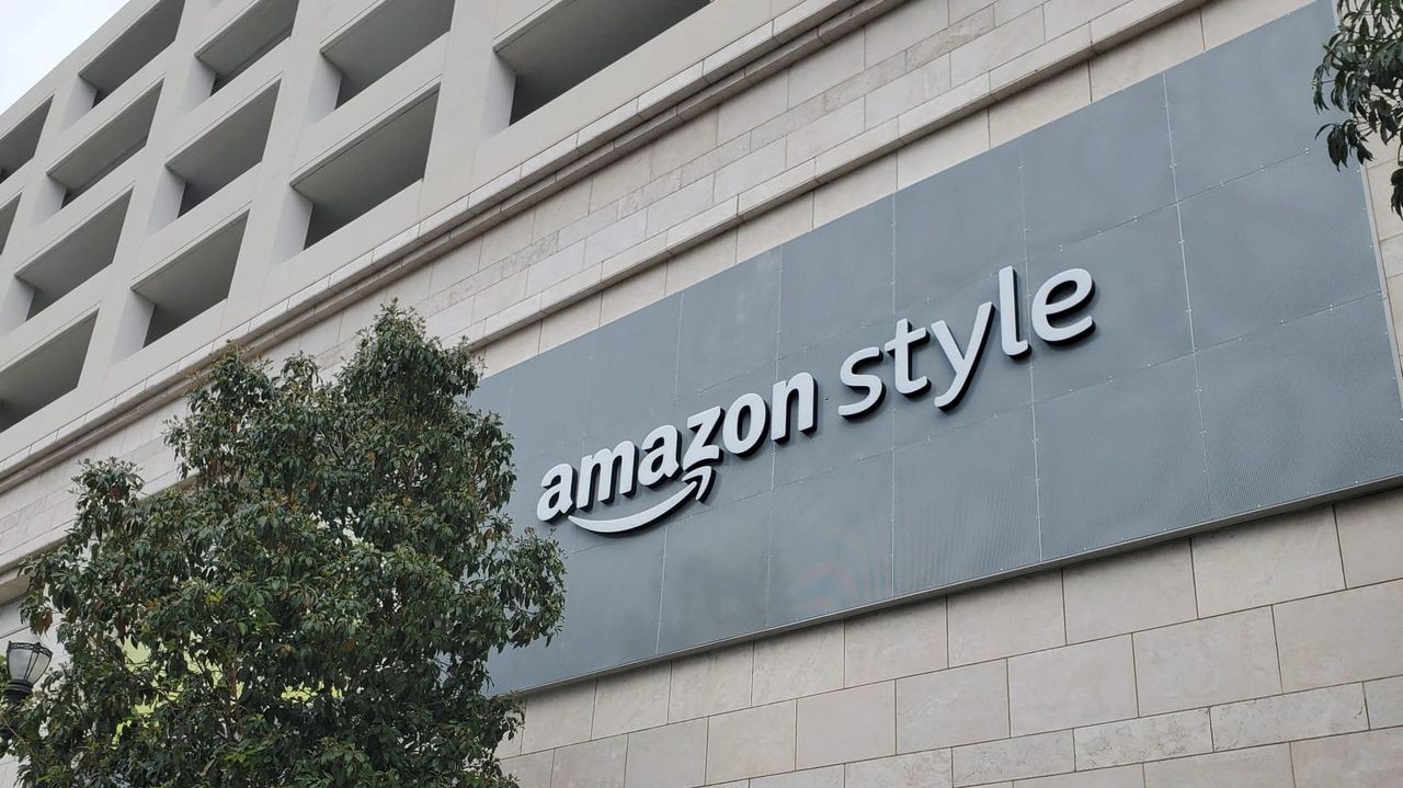 Amazon inaugura en Los Ángeles su primera tienda física de ropa