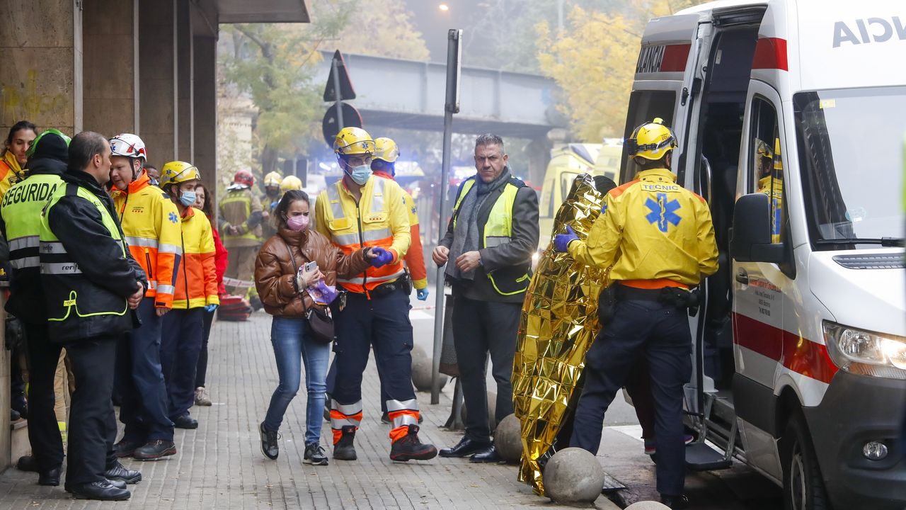 Al menos 155 heridos en un choque de trenes en Barcelona